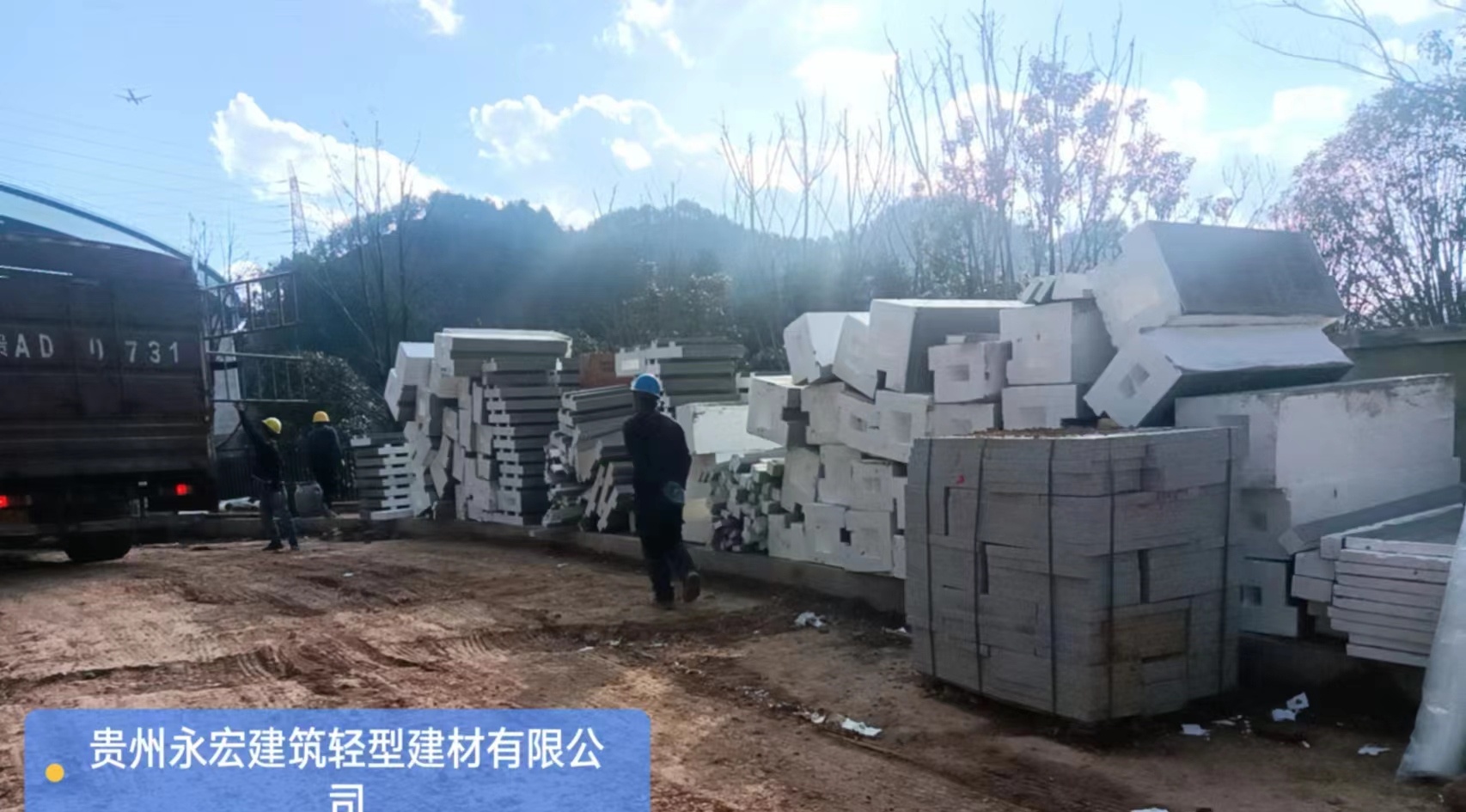 EPS線條的外觀和整體風格，可以采用手繪草圖、模型制作等多種方式進行嘗試