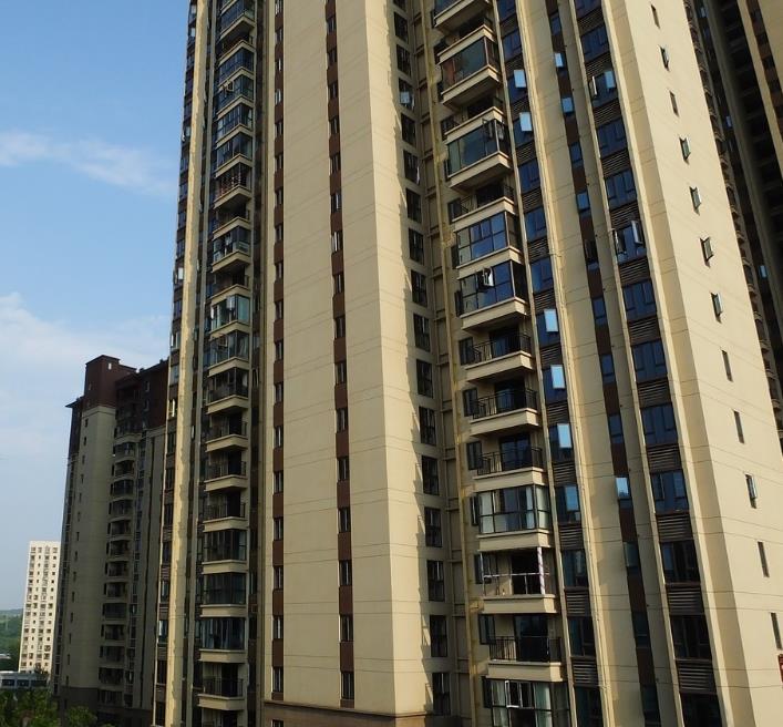 完成清潔后，應及時用清水沖洗EPS外墻構件表面，以去除殘留的清潔劑和污漬。