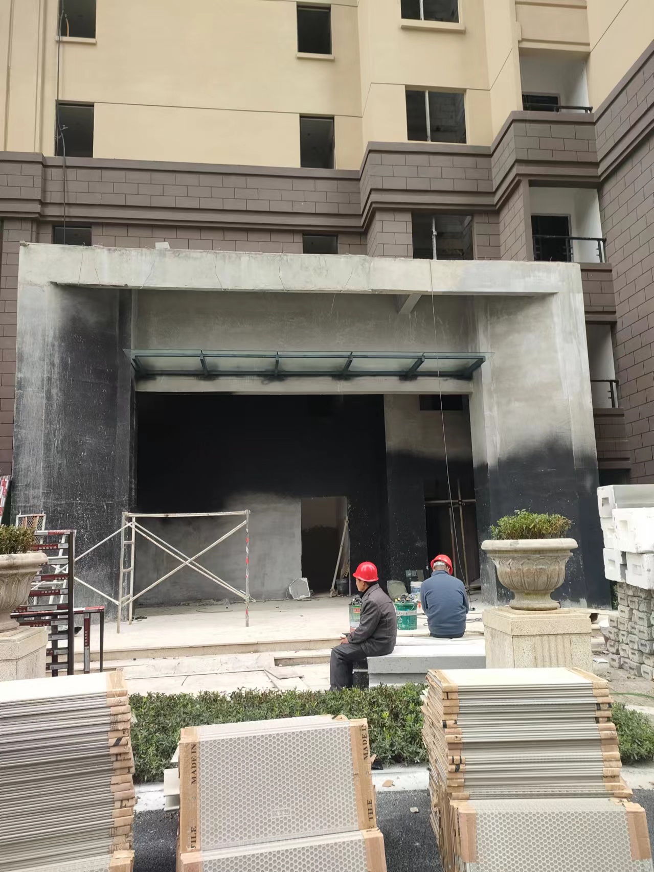 【eps線條廠家】豪華住宅EPS外墻裝飾線條施工步驟全解析，打造高級(jí)感墻面！